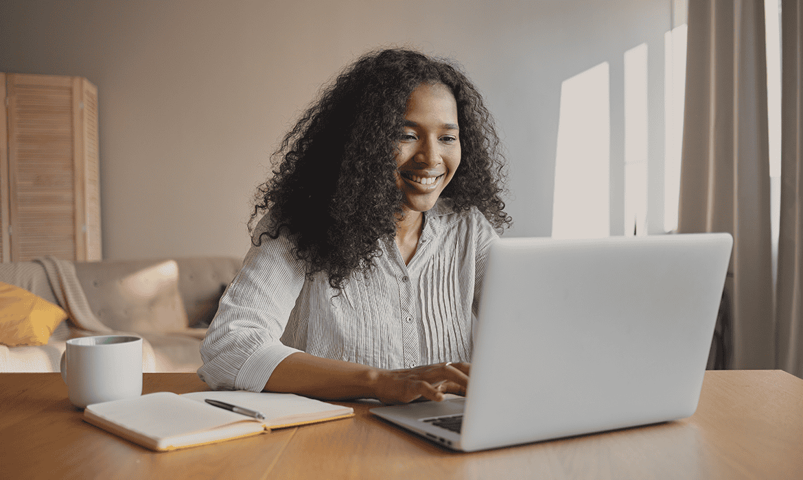 Advogado digital: como a IA auxilia na revisão de contratos