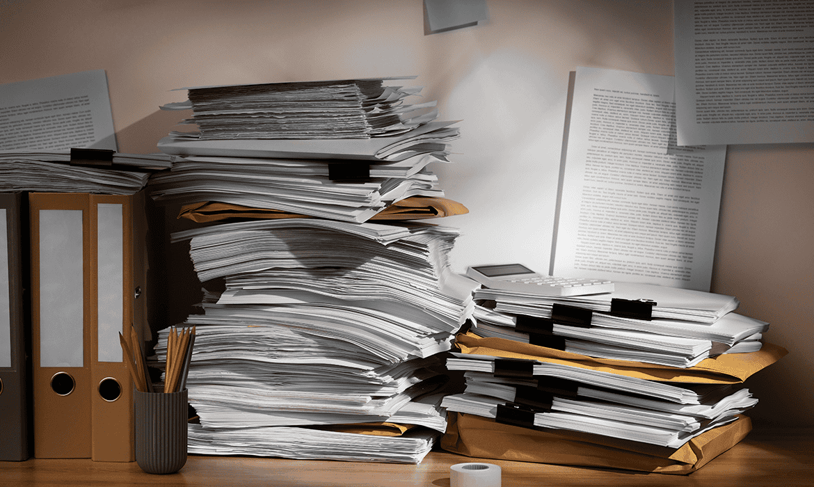 Sua empresa ainda usa papel? Riscos do armazenamento físico
